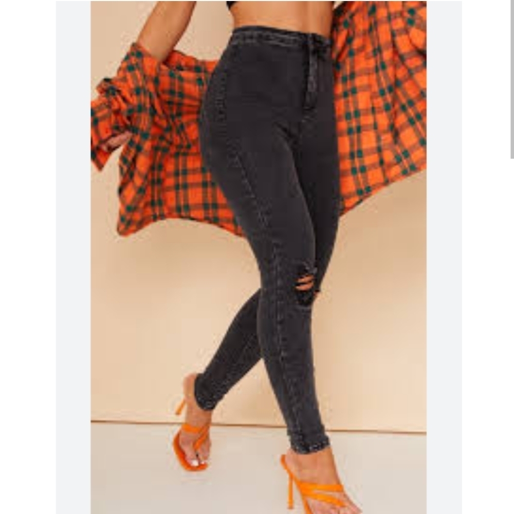 PRETTYLITTLETHING Black Disco Knee Rip Skinny Jeans